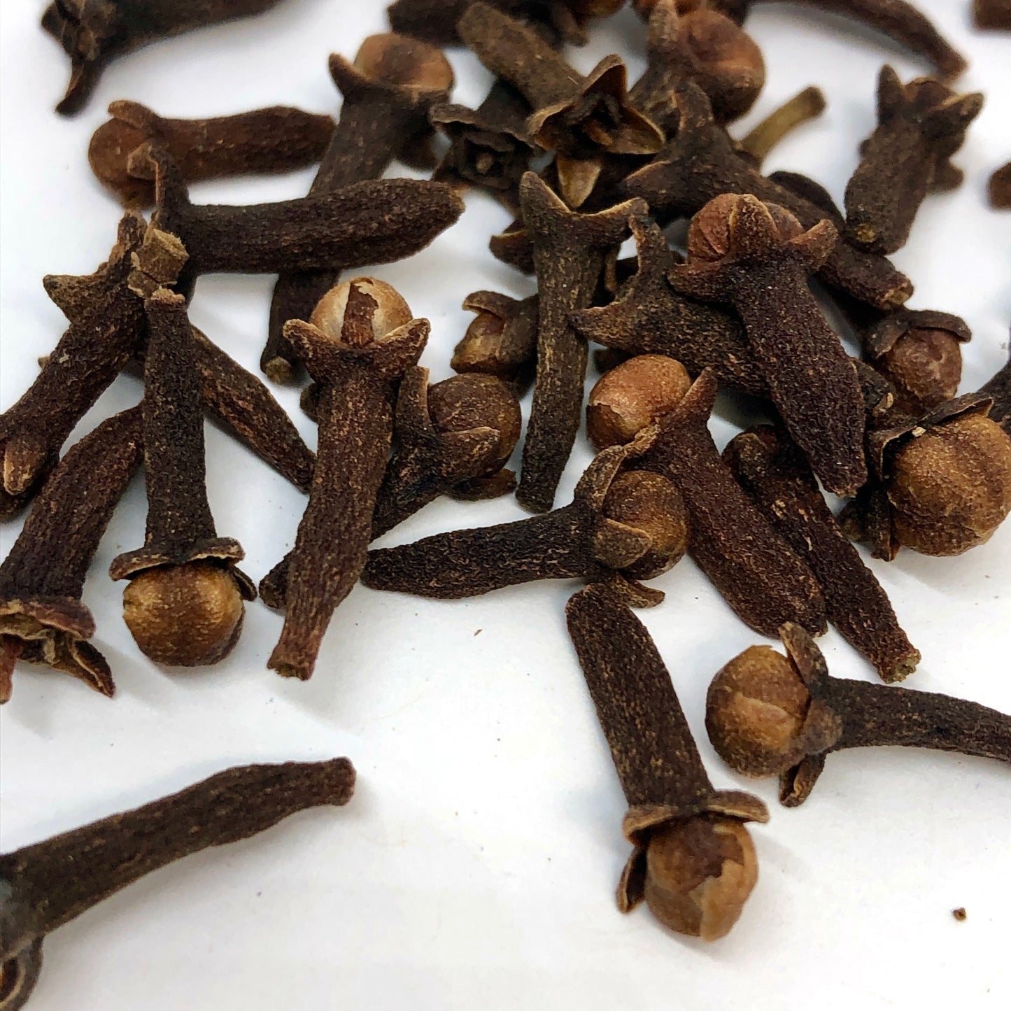 Cloves, whole