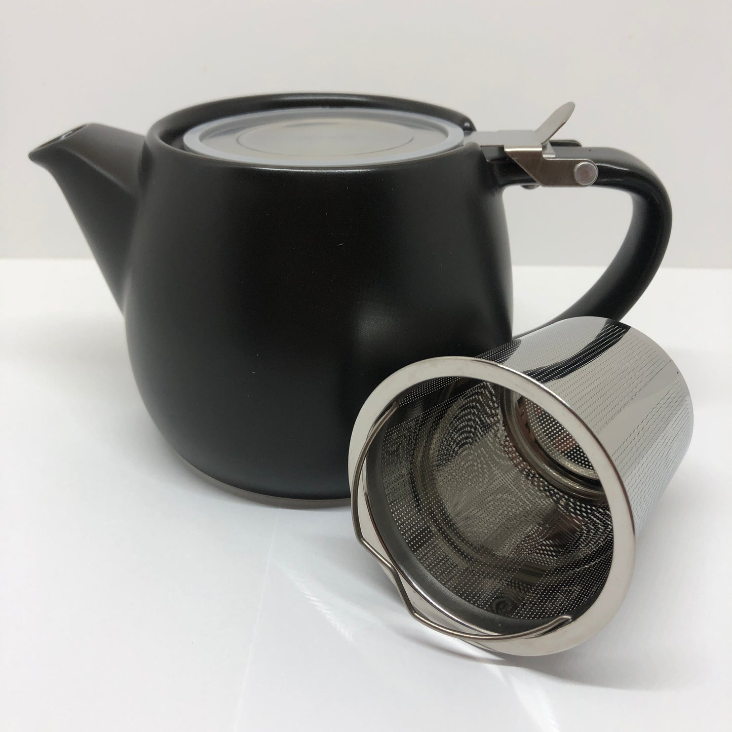 Pluto Porcelain Teapot 18 oz