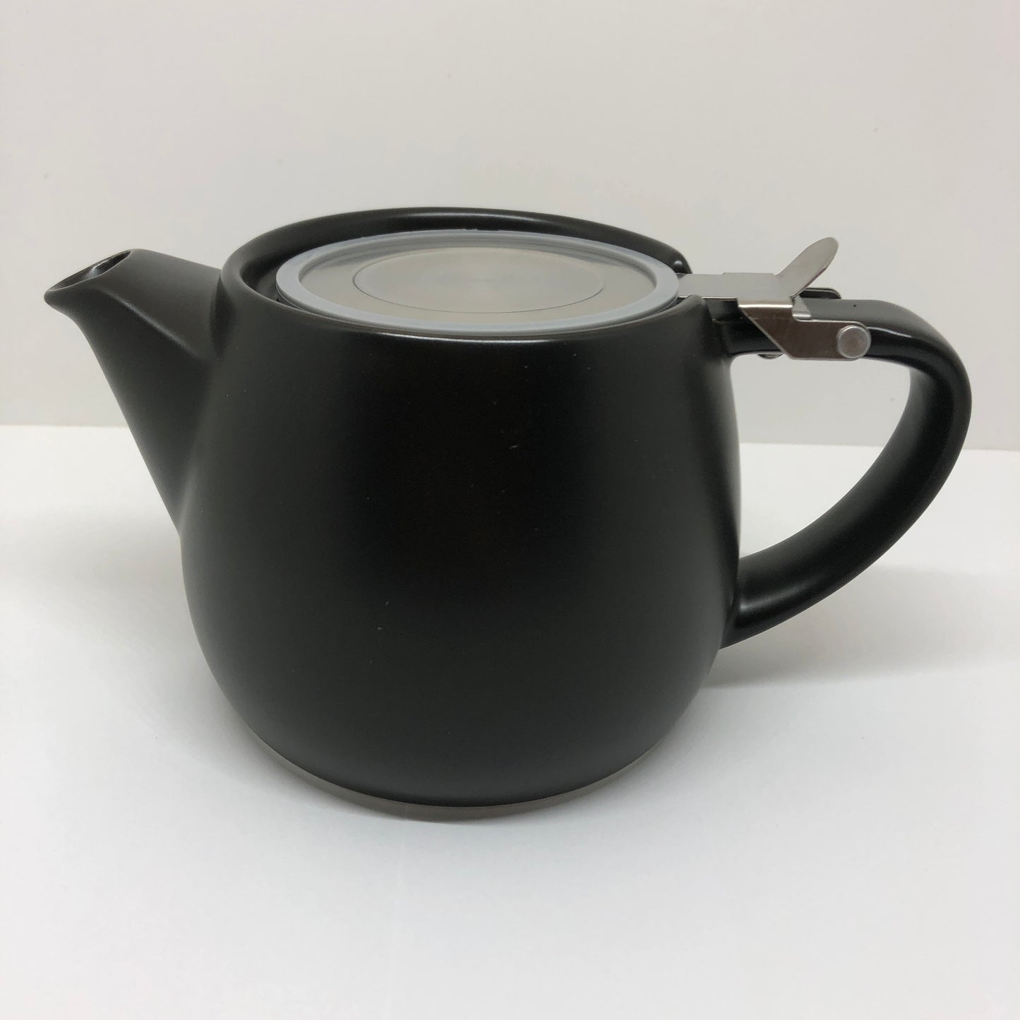 Pluto Porcelain Teapot 18 oz