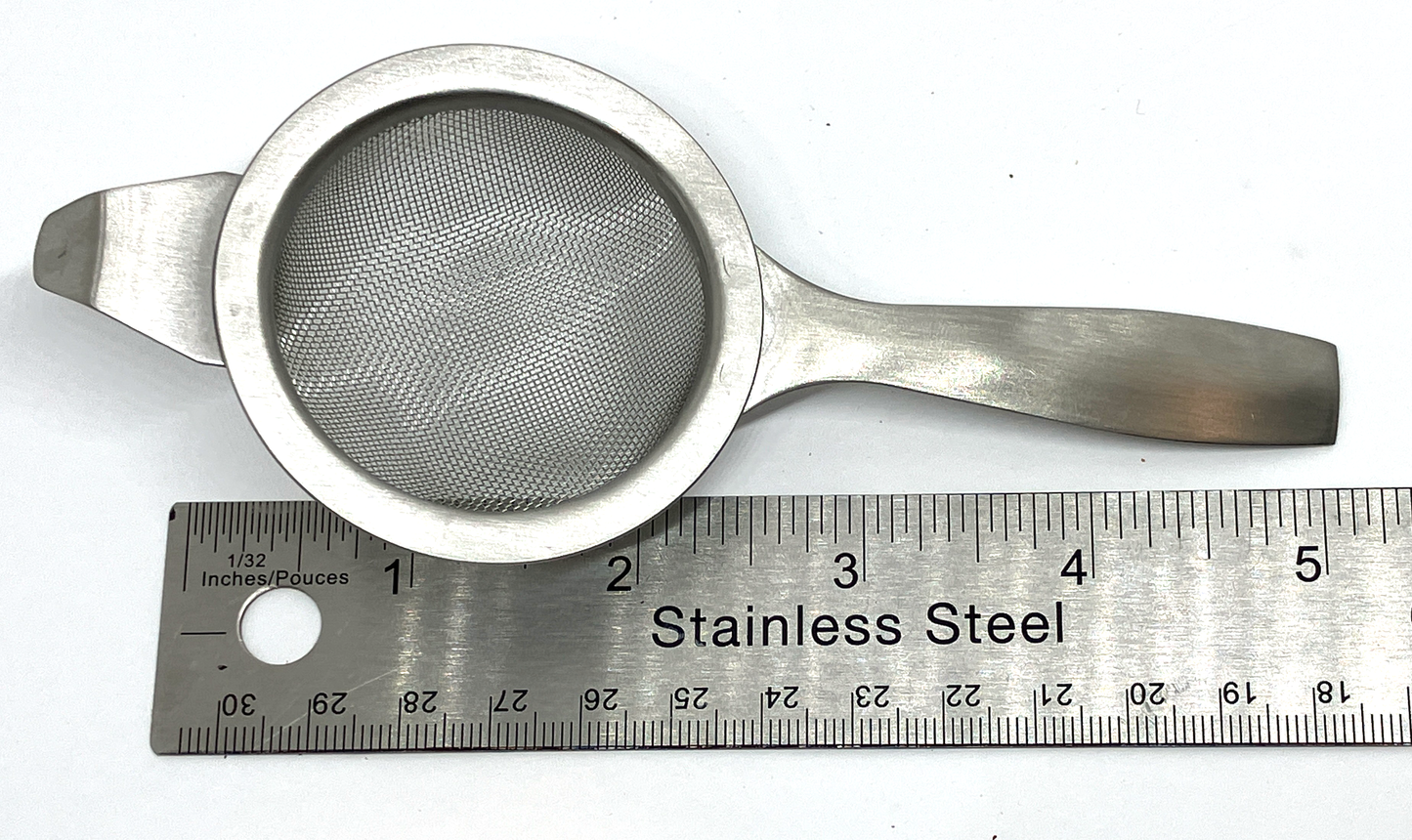 Small handled strainer with drip tray